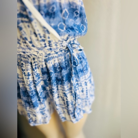 ONE ❤️ CLOTHING Short Romper, Blue & White Size XS LIKE NEW - Picture 5 of 16